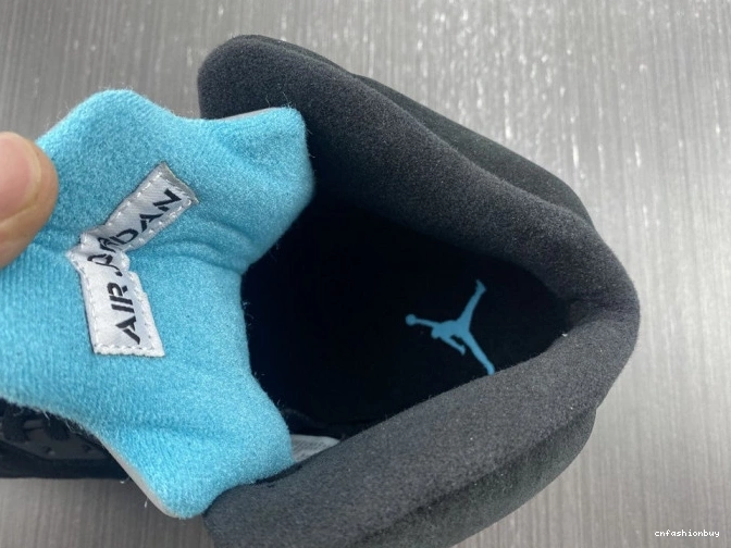 DD0587-047 Jordan Aqua Air 5 1212